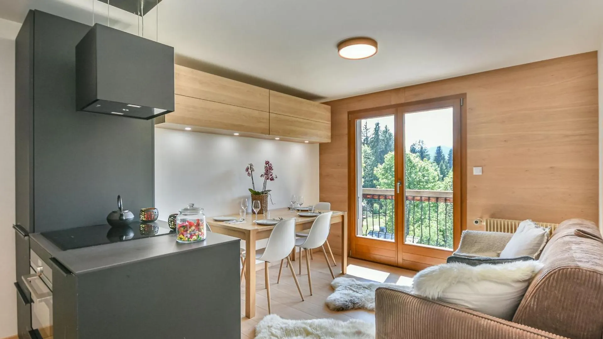 Apartment Charmant T2 + Cabine, Proche Pistes Et Centre, Balcon, Cheminee, Wifi, Parking, 4-5 Pers. - Fr-1-685-80 Les Gets